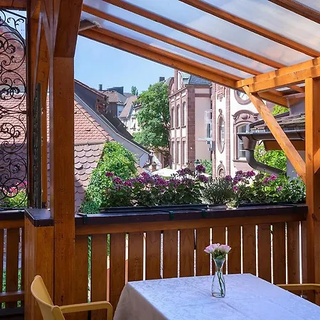 & Restaurant Sichelschmiede Otel